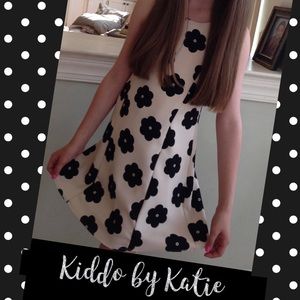 Size M Kiddo by Katie Dress cream black flowers